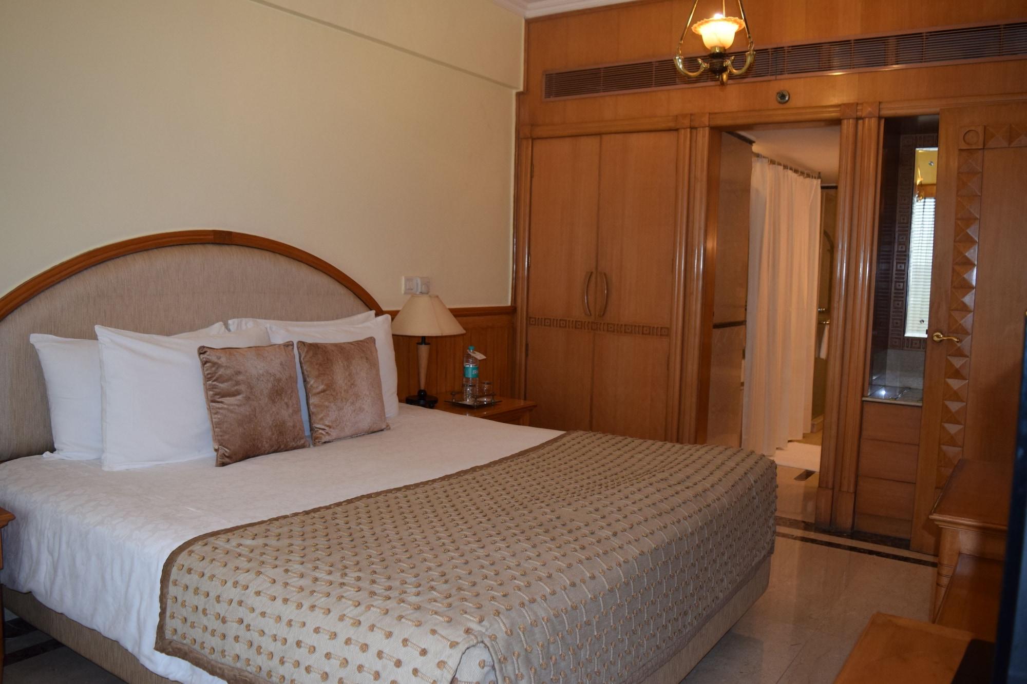 Jaypee Siddharth Hotel New Delhi Exterior photo