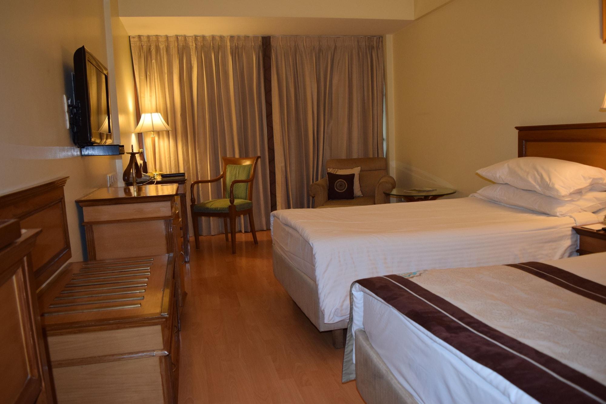 Jaypee Siddharth Hotel New Delhi Exterior photo